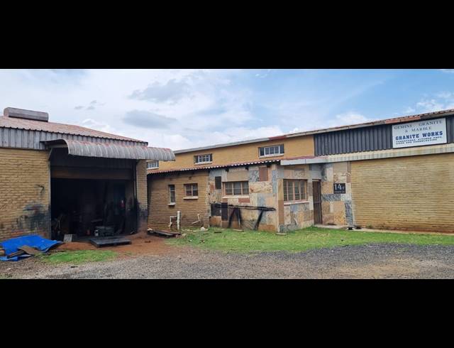 3,674M² WAREHOUSE FOR SALE IN AUREUS